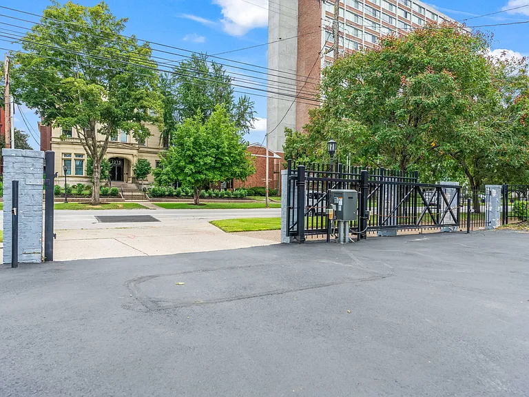 1202 S 3rd St #303 — Photo 15