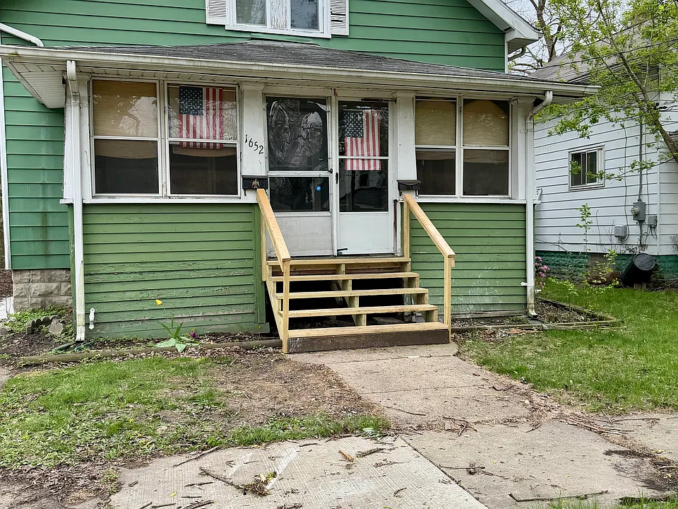 1652 Wisconsin Ave #2