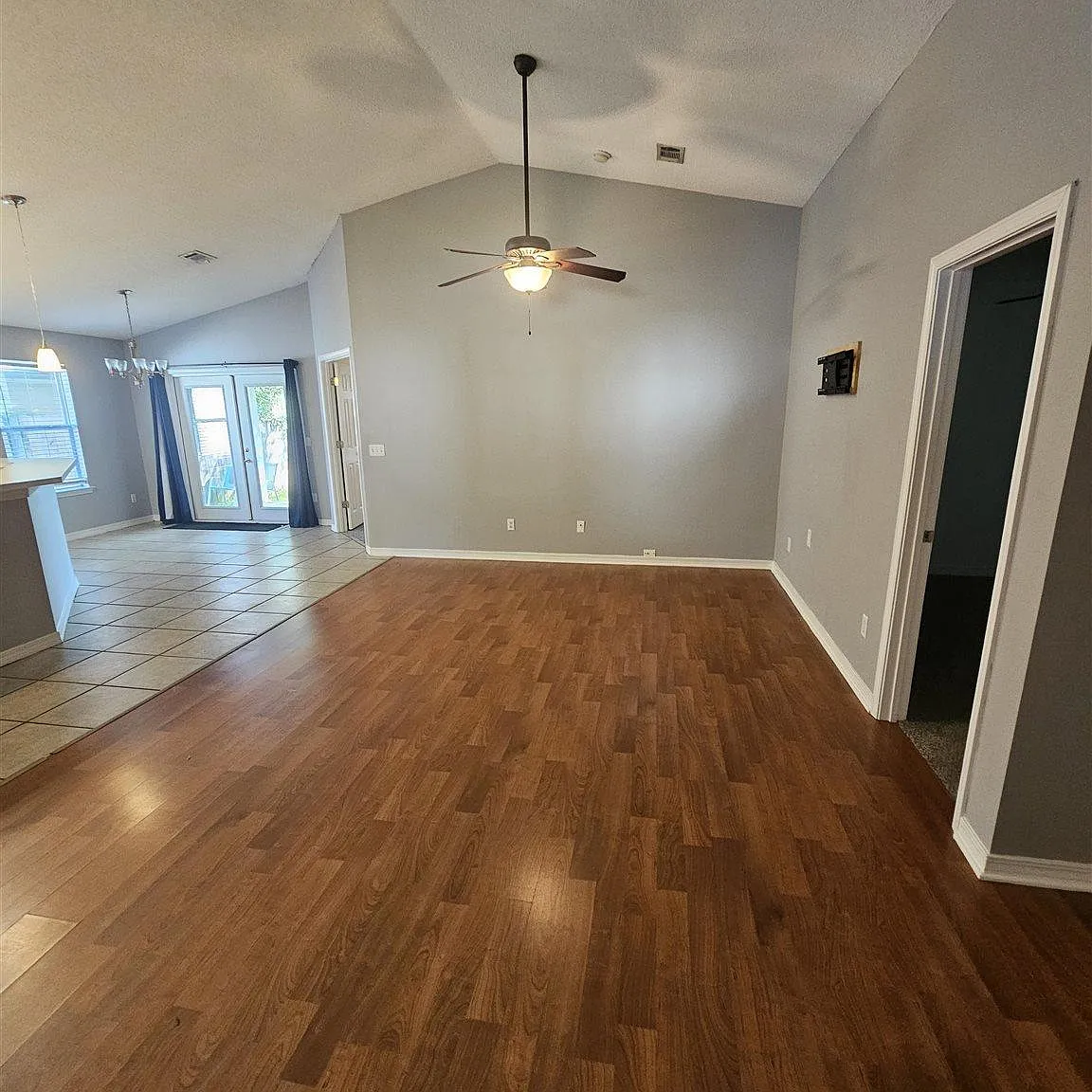 3 bed, 1362 sqft, $1,875 — Photo 2