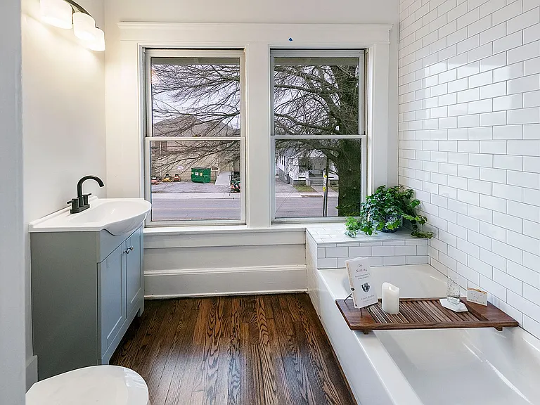 104 E Glenwood Ave — Photo 30