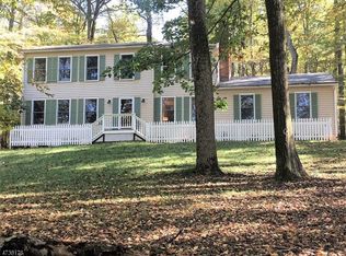 638 Woodglen Rd, Glen Gardner, NJ 08826