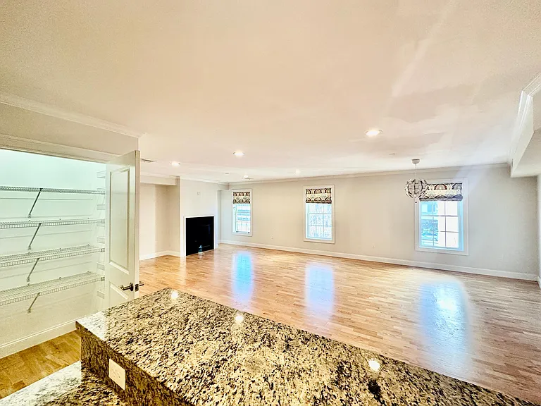 463 Rutherford Ave #306 — Photo 16