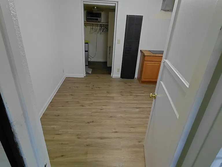255 N Buchanan St #STUDIO — Photo 7