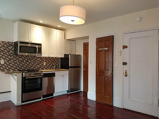 Rented by Keller Williams NYC | media 23