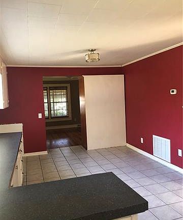 5th image of 110 Wallace St