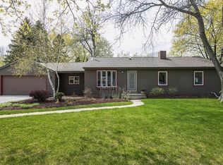 8133 N Seneca Rd, Fox Pt, WI 53217