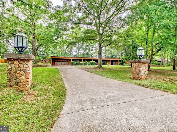 277 Tatum Heights Dr, Lagrange, GA 30240