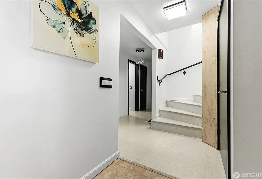 4 bed, 2330 sqft, $4,750 — Photo 3