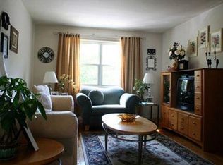 310 Farnsworth Ave APT 1, Bordentown, NJ 08505