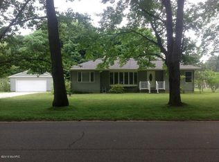 73 W Hile Rd, Norton Shores, MI 49441