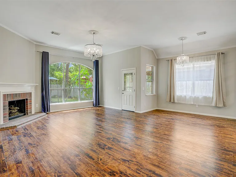 35 Tranquil Glade Pl — Photo 6