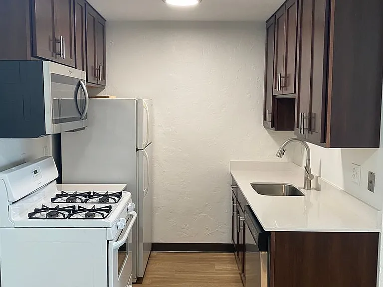 3701 W Lake St — Photo 9