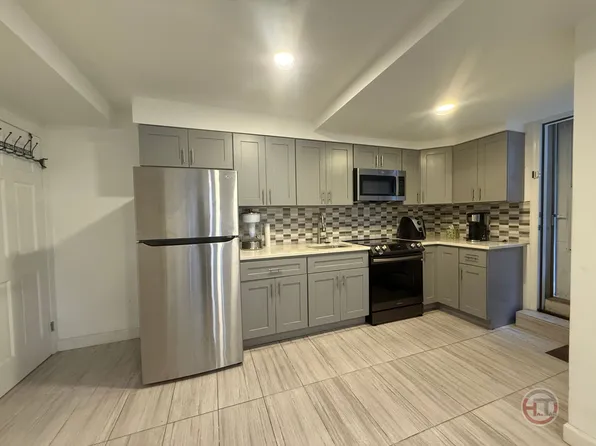 1961 Yates Ave Floor 1, Bronx, NY 10461