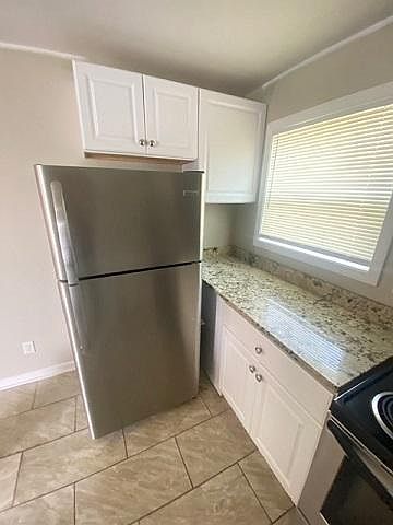 2nd image of 940 Jw Williams Ln APT 4