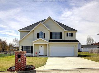 733 Emerald Dr, Hurricane, WV 25526