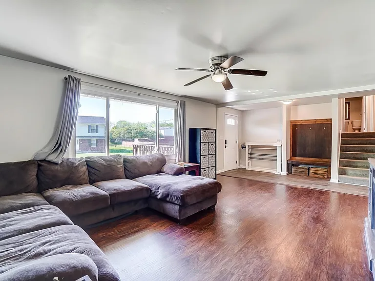 4216 Silver Oak St — Photo 6