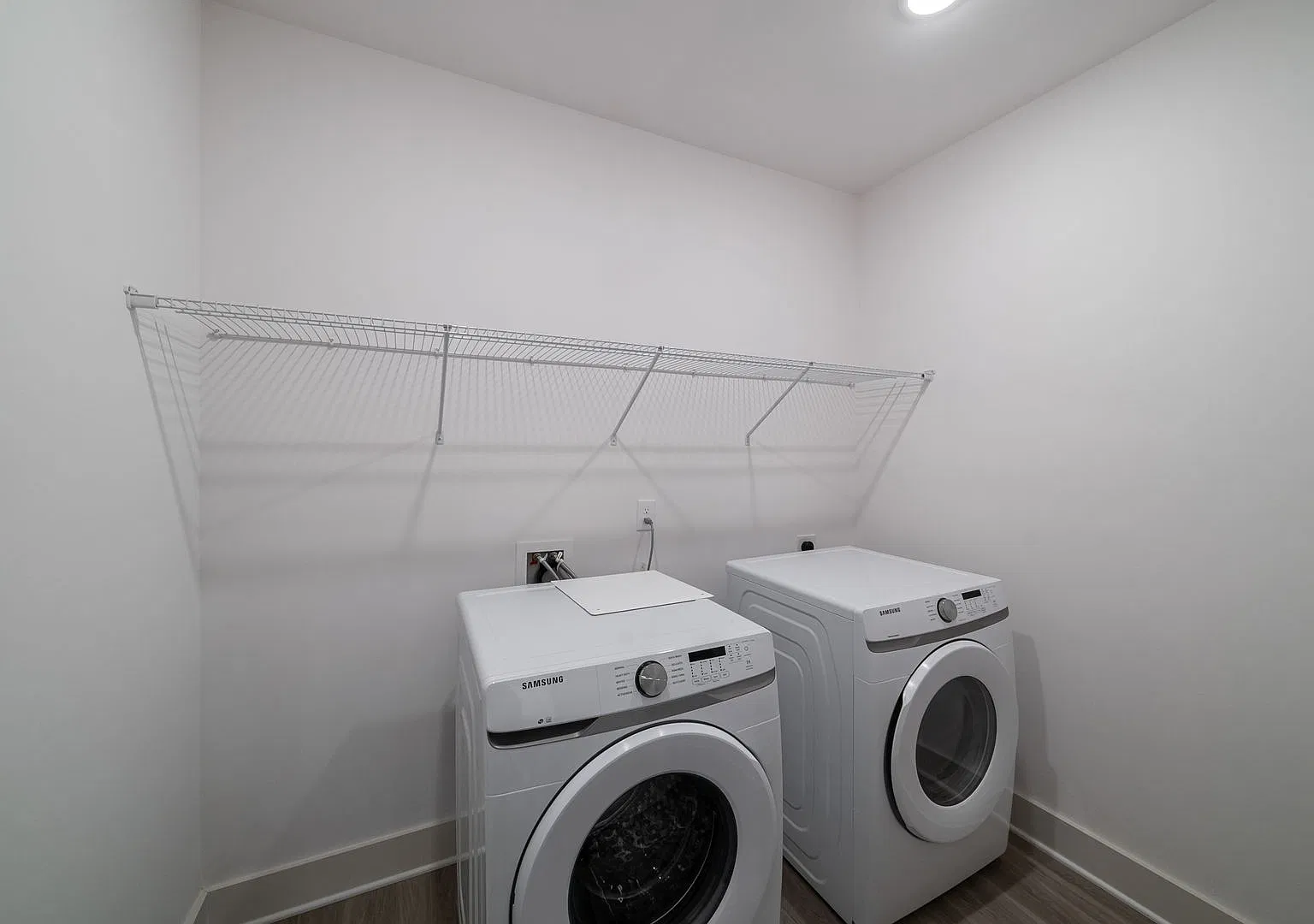 The Cosmo Apartments — Photo 4