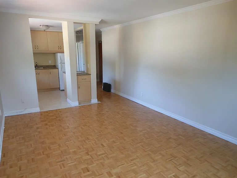 111 Crichton St — Photo 7