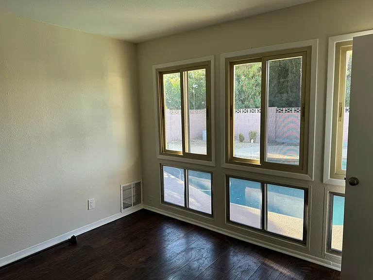 8114 E Montebello Ave — Photo 5
