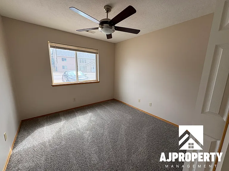 925 S Newcomb Ave #18 — Photo 8
