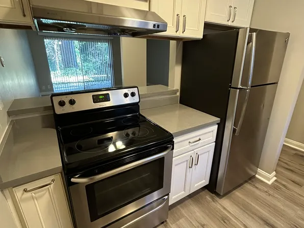 (undisclosed Address), El Sobrante, CA 94803