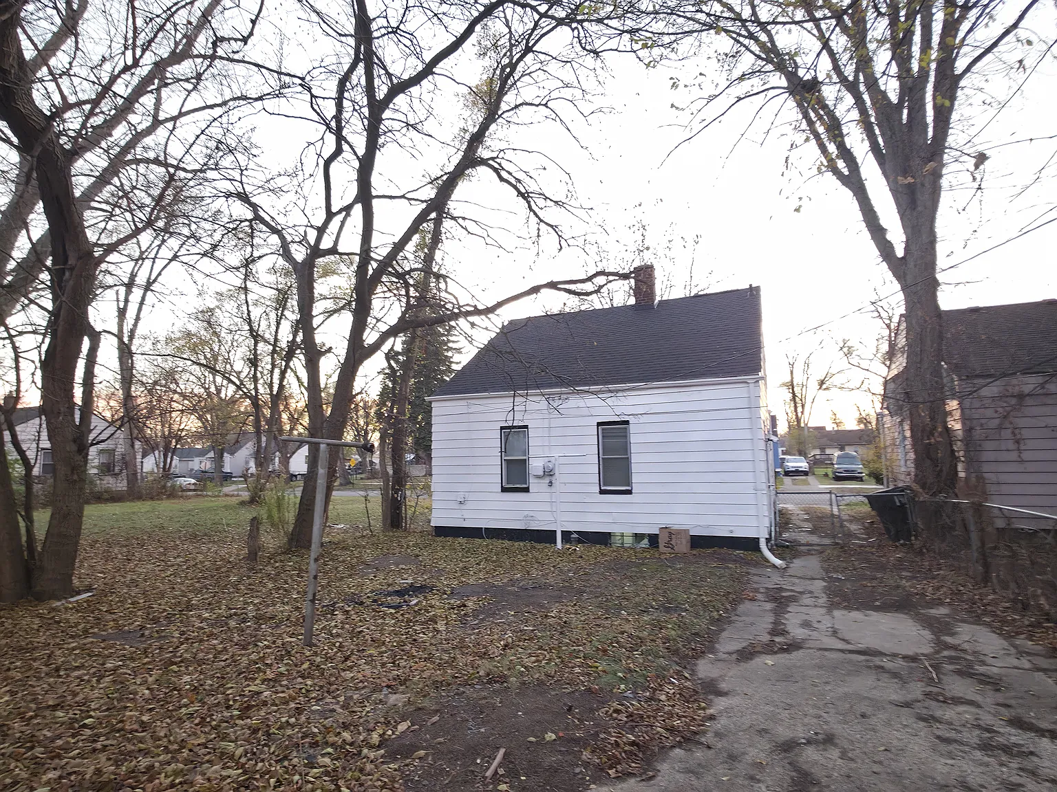 3 bed, 1036 sqft, $1,400 — Photo 3