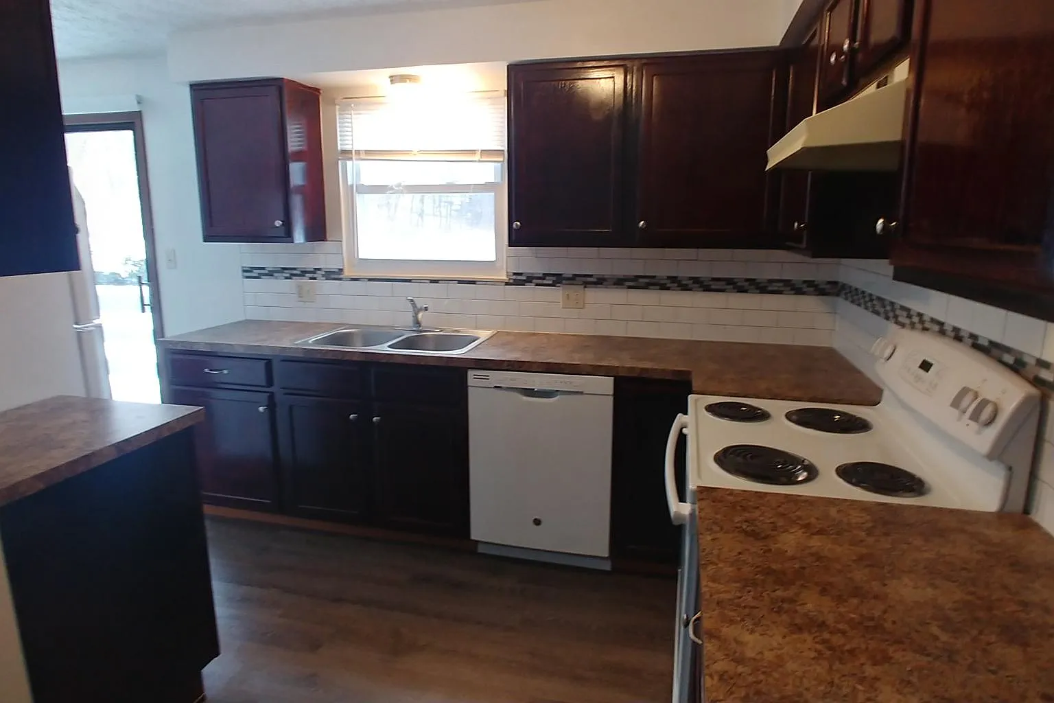 2 bed, 1.5 bath, 1200 sqft, $1,497 — Photo 4