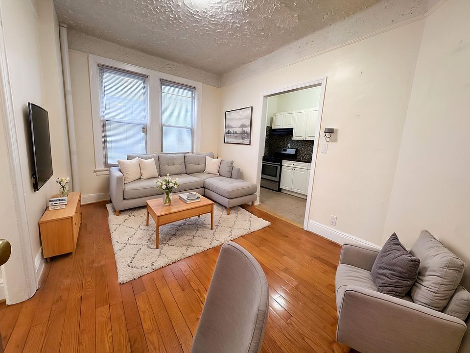1st image of 3270 30th St APT 1