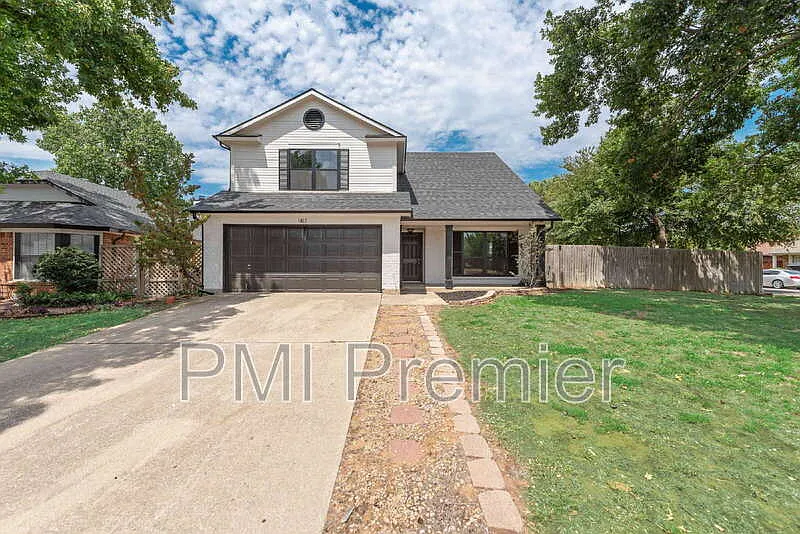 4 bed, 2.0 bath, 1831 sqft, $2,375 — Photo 3