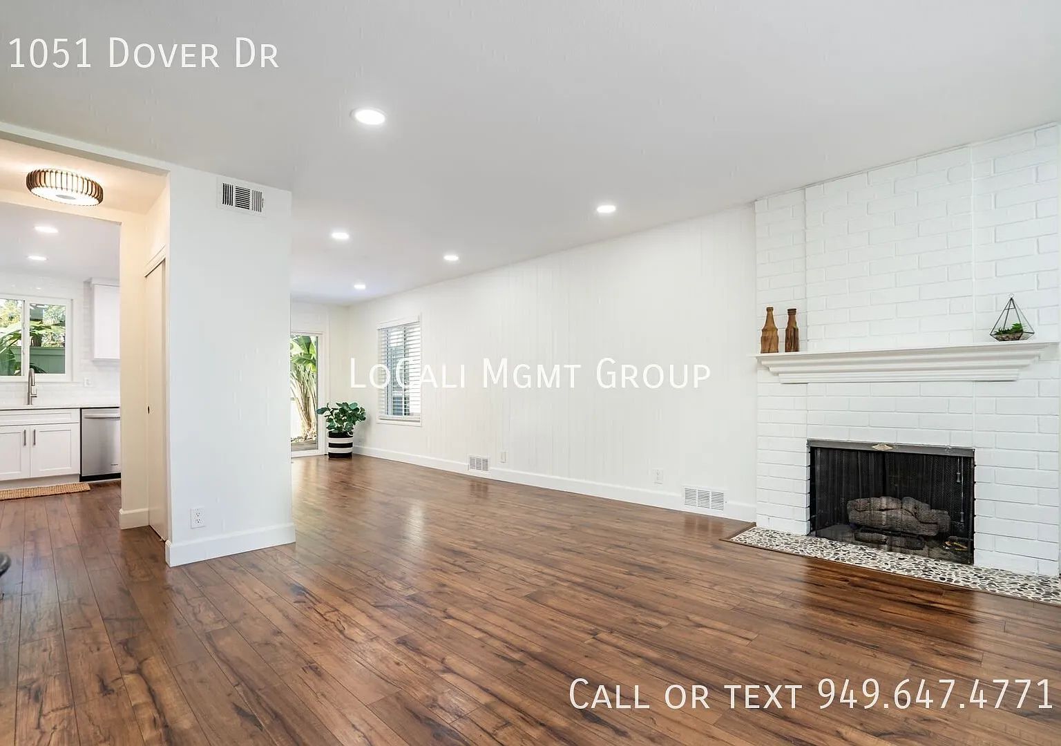 Charming Newport Beach Townhouse in Coveted Dover Shores — Photo 3