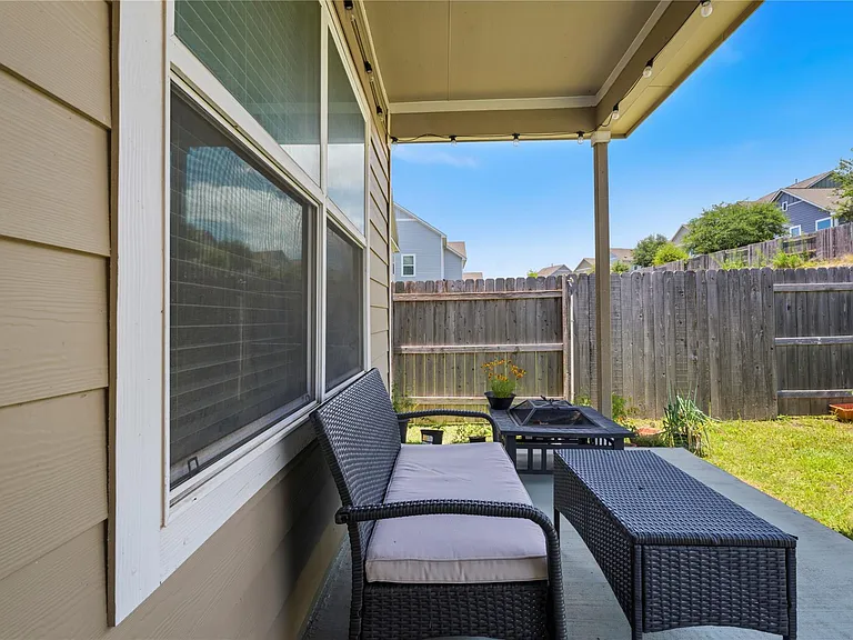100 Wind Flower Ln — Photo 39