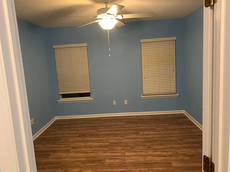 187 Crete Ct — Photo 8