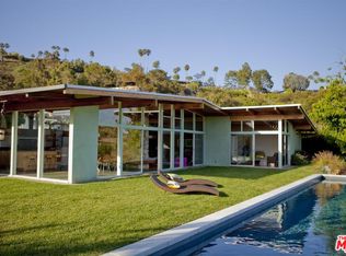 2116 Queensferry Rd, Los Angeles, CA 90049