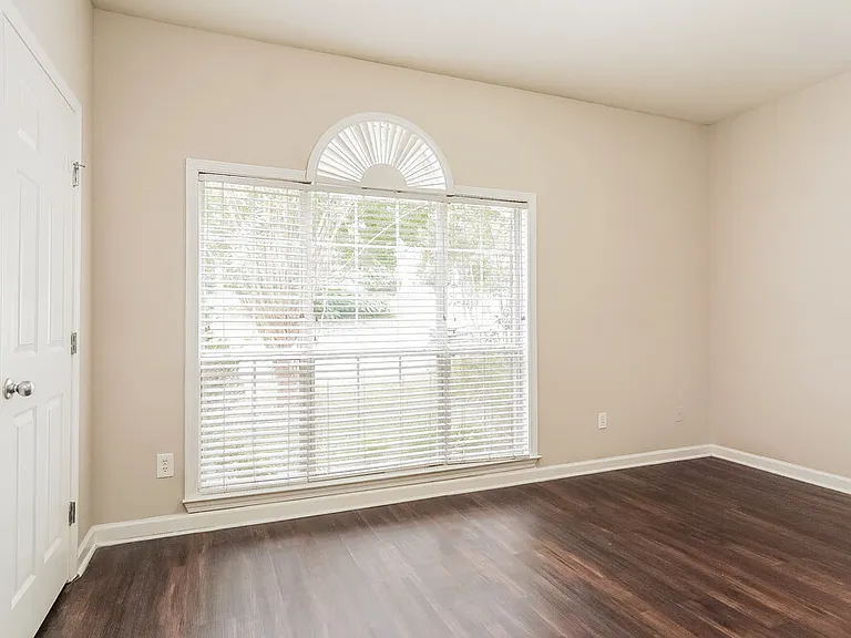 5741 Marchester Cir — Photo 14