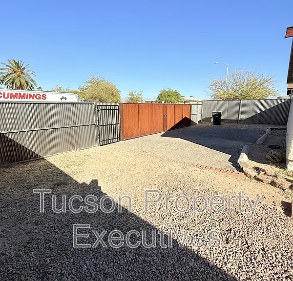 440 E 23rd St #1 — Photo 19