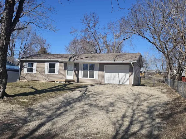 110 Melody Ln, Carbondale, KS 66414