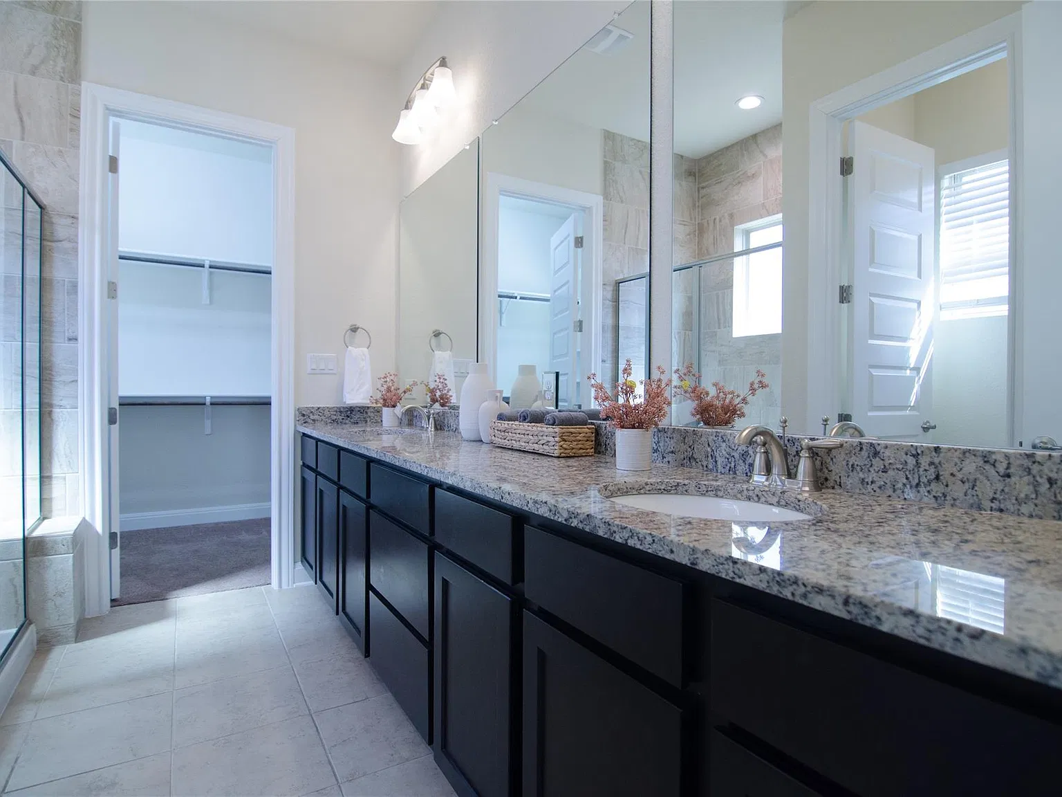 3 bed, 2.0 bath, 1638 sqft, $2,050 — Photo 4