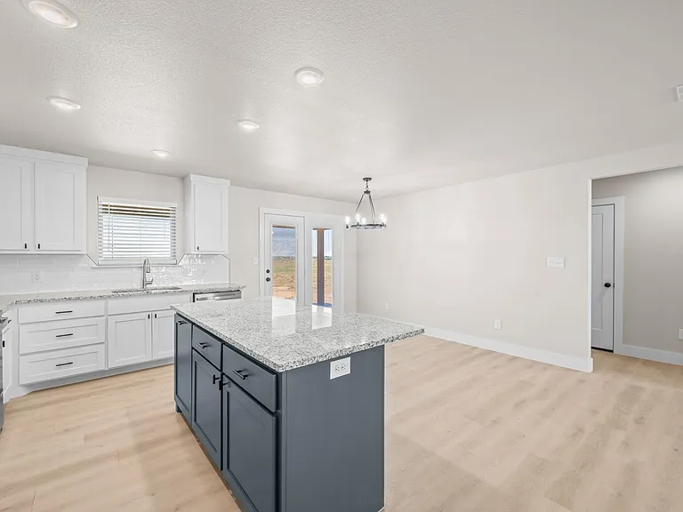 10601 E County Road 7400 — Photo 32
