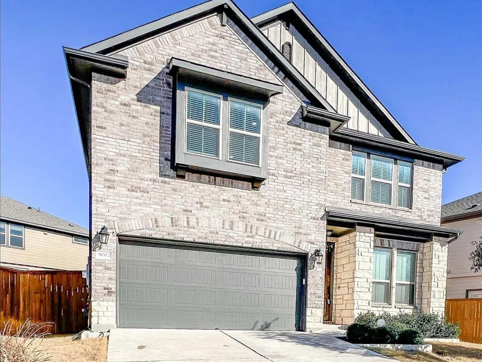 4 bed, 4.5 bath, 2522 sqft, $3,200 — Photo 2