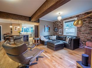 283 Plains Rd W, Burlington, ON L7T1G1