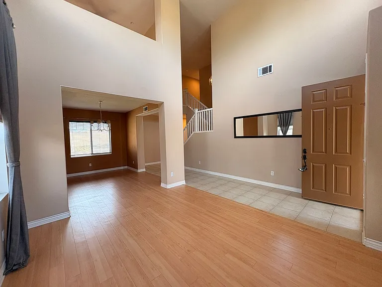 1456 Pinewood Dr — Photo 5