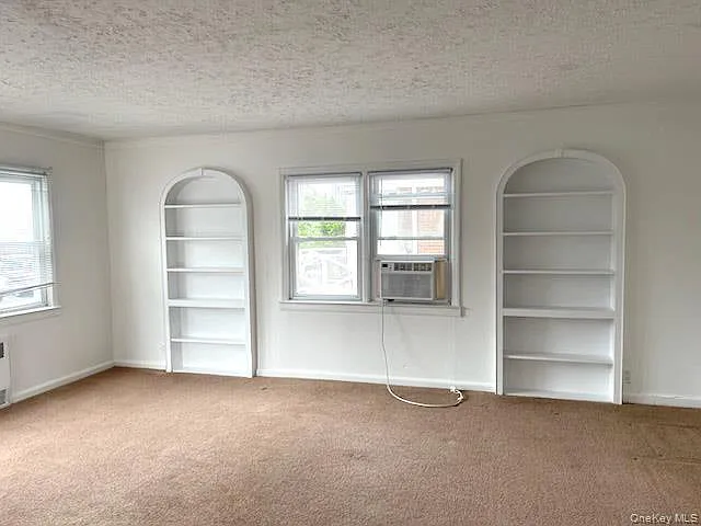 364 E Broadway #MIDDLE — Photo 3