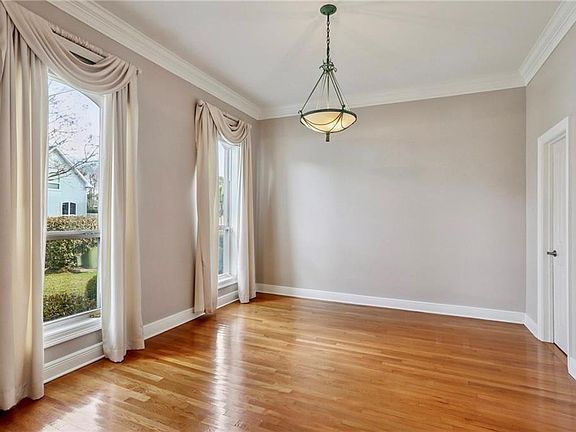 3rd image of 4413 Rue Place Pontchartrain