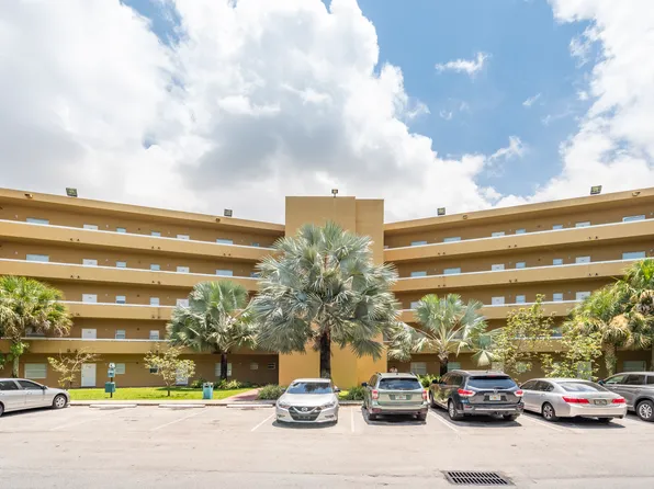 The Oaks Condominium, 4147 Stirling Rd #4700, Fort Lauderdale, FL 33314