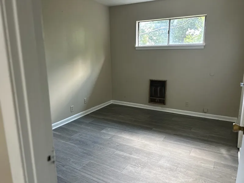 2 bed, 700 sqft, $750 — Photo 2