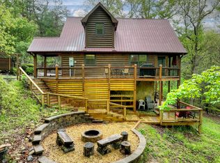 294 Oakwood Trl, Mineral Bluff, GA 30559