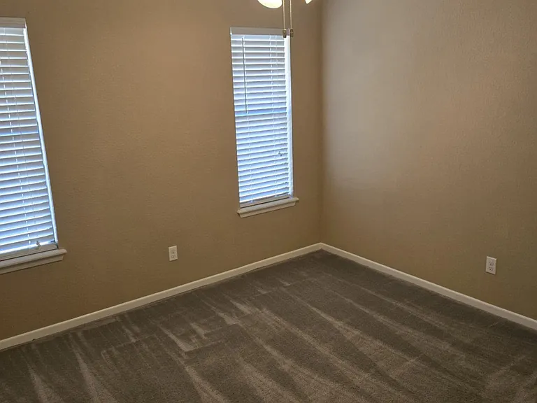 1434 Lawyers Ln — Photo 6