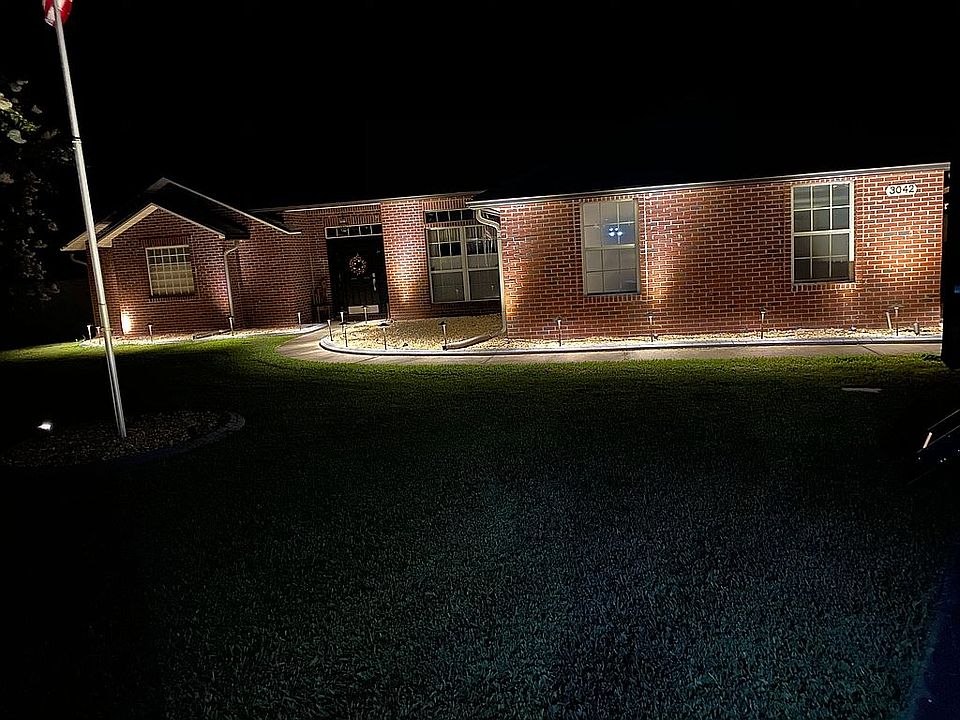 1st image of 3042 Hidden Oaks Dr