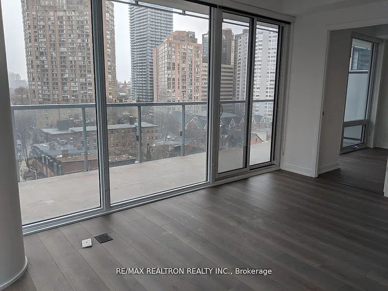3 Gloucester St #1009 — Photo 16