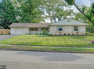 13229 Memory Ln, Fairfax, VA 22033